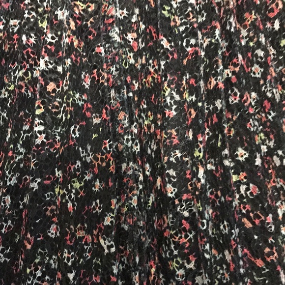 Pleated knee length skirt - Picture 3 of 3